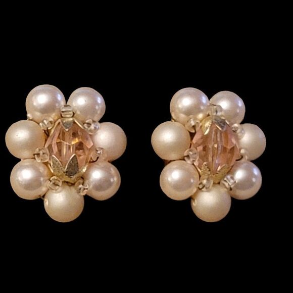 💍Faux Pearl Center Stone Clip Earrings - Picture 1 of 6
